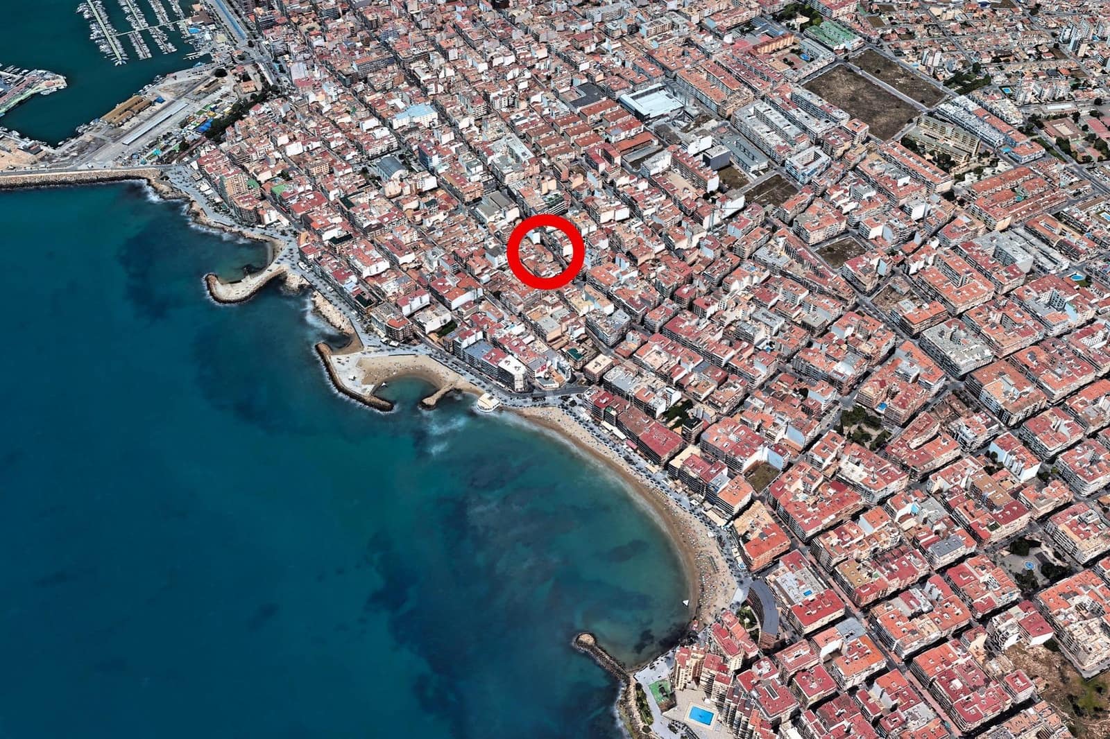 Apartamento de 2 habitaciones en Torrevieja en venta con piscina - 249.900 € (Ref: 9871993)