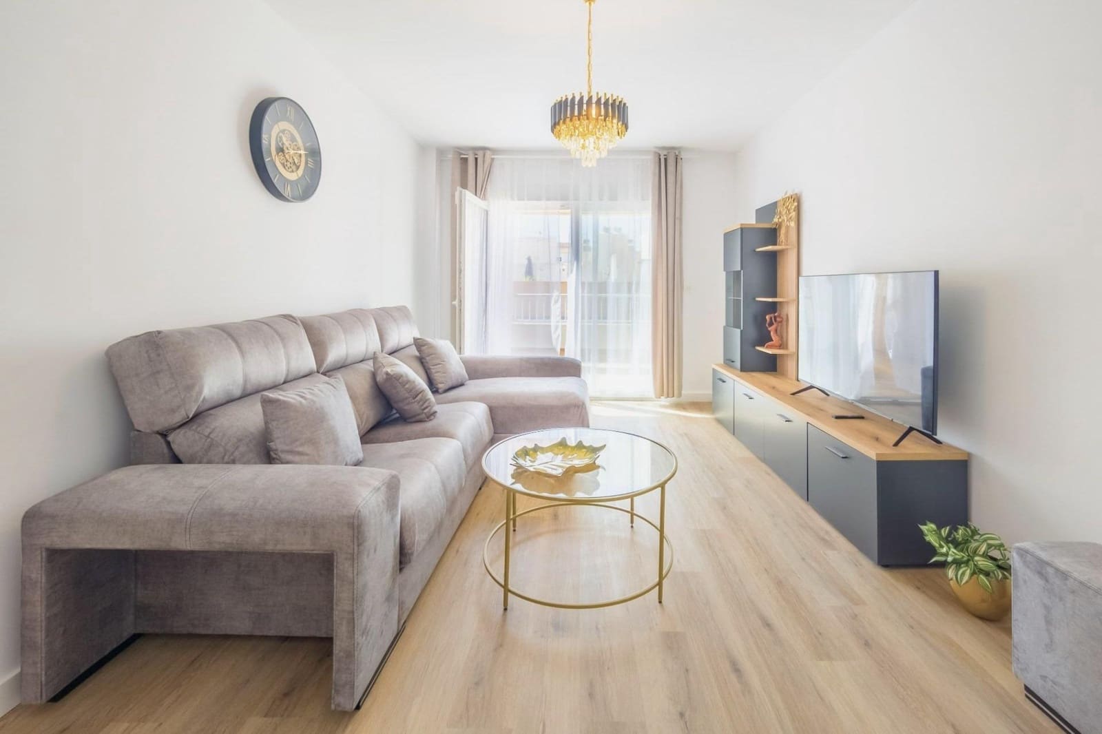 3 makuuhuone Kattohuoneisto myytävänä paikassa Torrevieja - 300 000 € (Ref: 9871996)