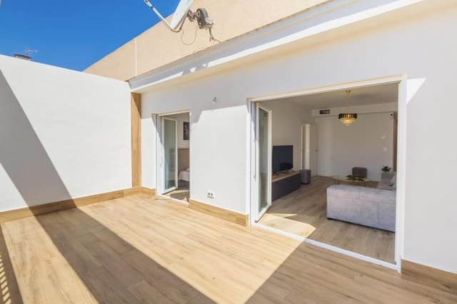 3 makuuhuone Kattohuoneisto myytävänä paikassa Las Piscinas Naturales, Torrevieja - 300 000 € (Ref: 9871996)