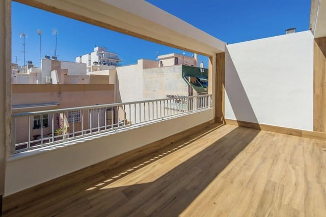 3 makuuhuone Kattohuoneisto myytävänä paikassa Las Piscinas Naturales, Torrevieja - 300 000 € (Ref: 9871996)
