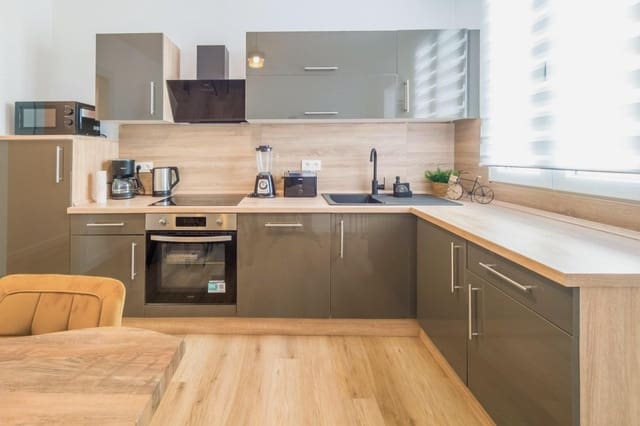 3 makuuhuone Kattohuoneisto myytävänä paikassa Las Piscinas Naturales, Torrevieja - 300 000 € (Ref: 9871996)