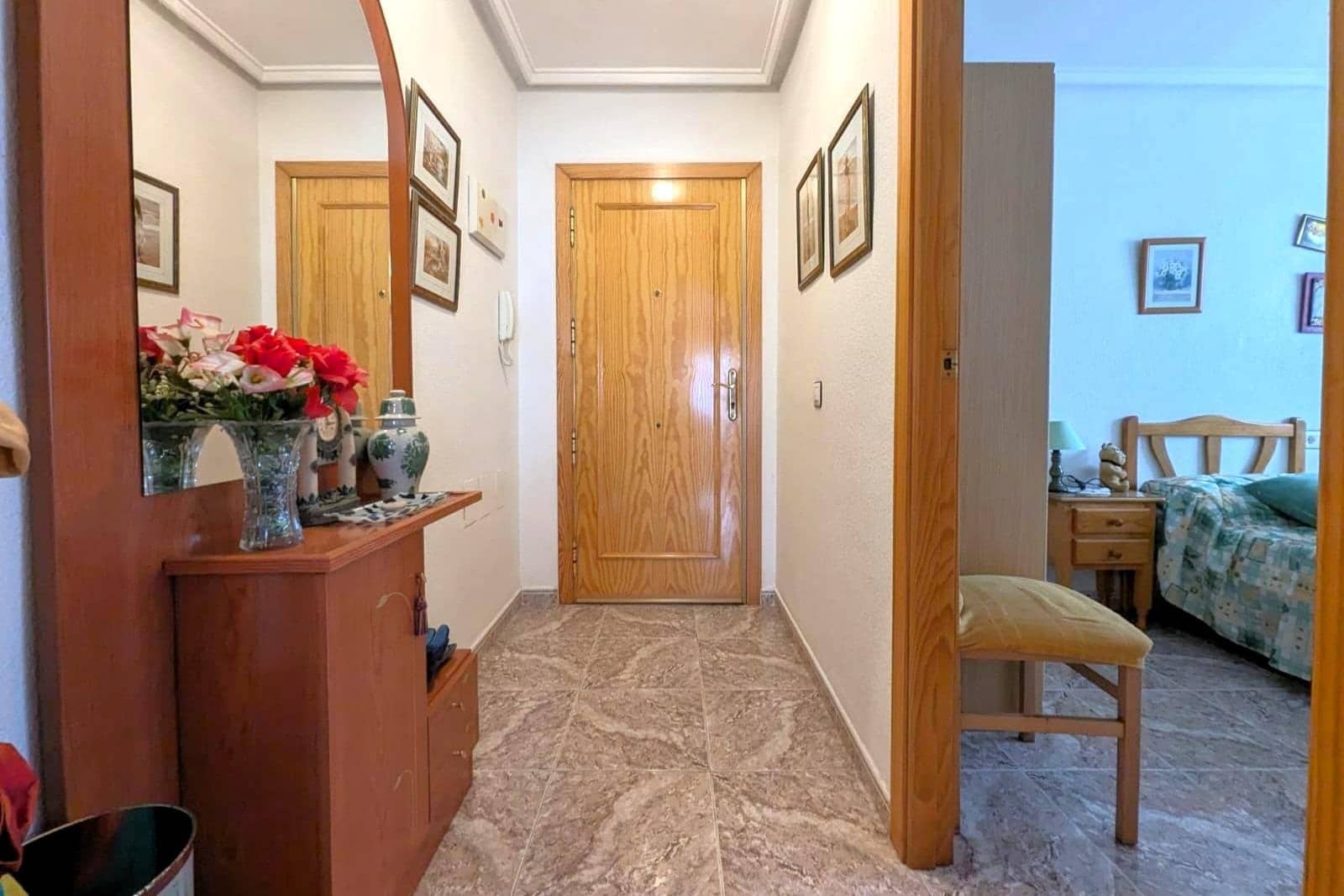 Apartamento de 2 habitaciones en Torrevieja en venta con garaje - 159.990 € (Ref: 9873482)