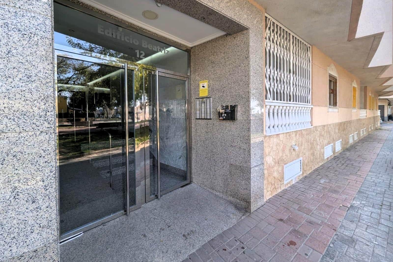 Apartamento de 2 habitaciones en Torrevieja en venta con garaje - 159.990 € (Ref: 9873482)