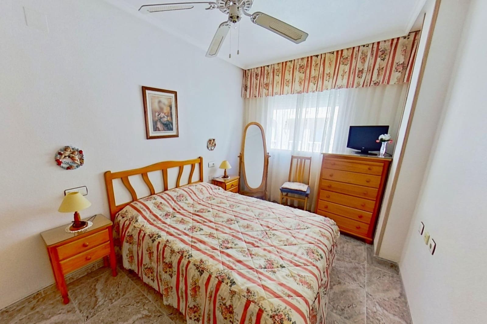 Apartamento de 2 habitaciones en Torrevieja en venta con garaje - 159.990 € (Ref: 9873482)