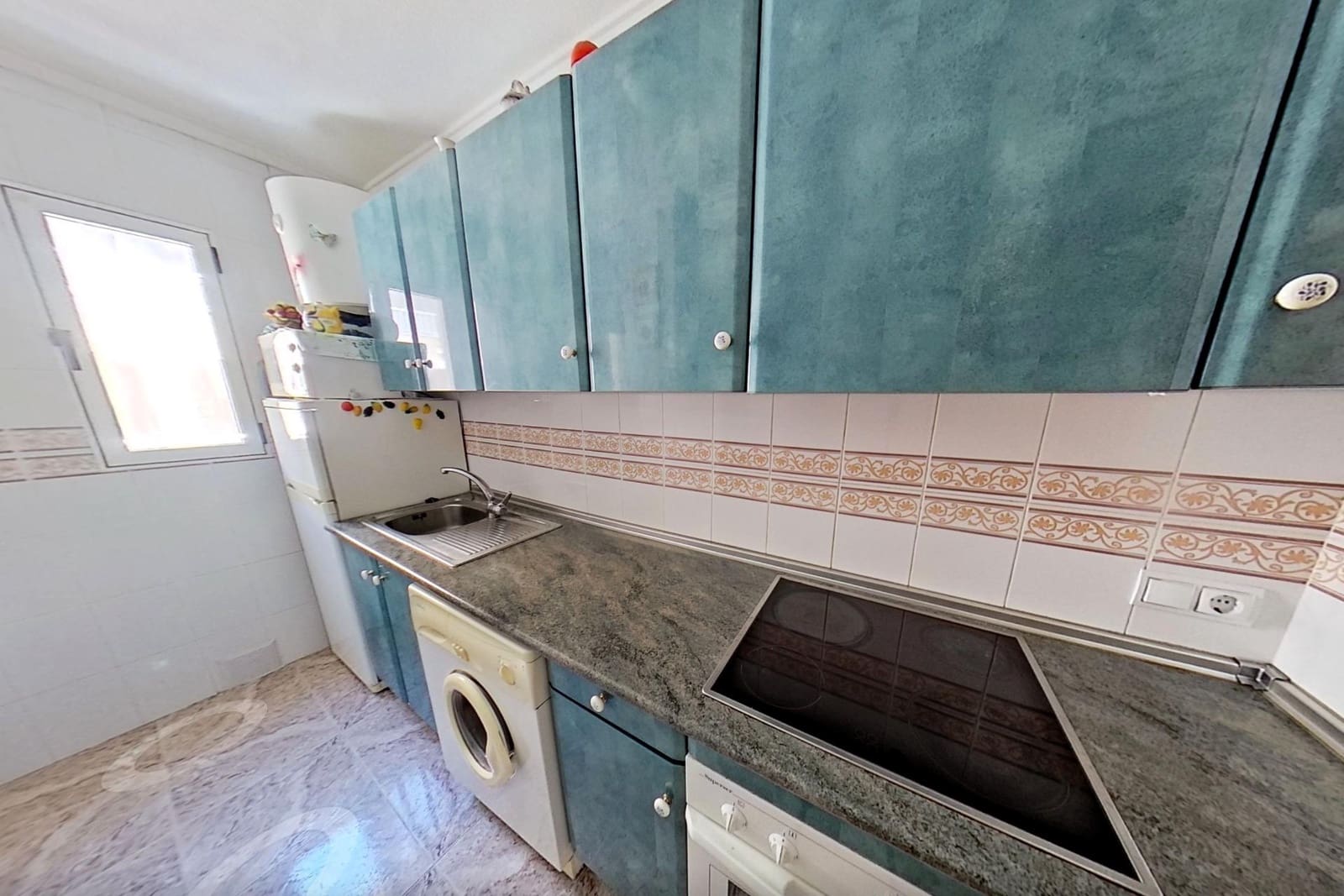 Apartamento de 2 habitaciones en Torrevieja en venta con garaje - 159.990 € (Ref: 9873482)