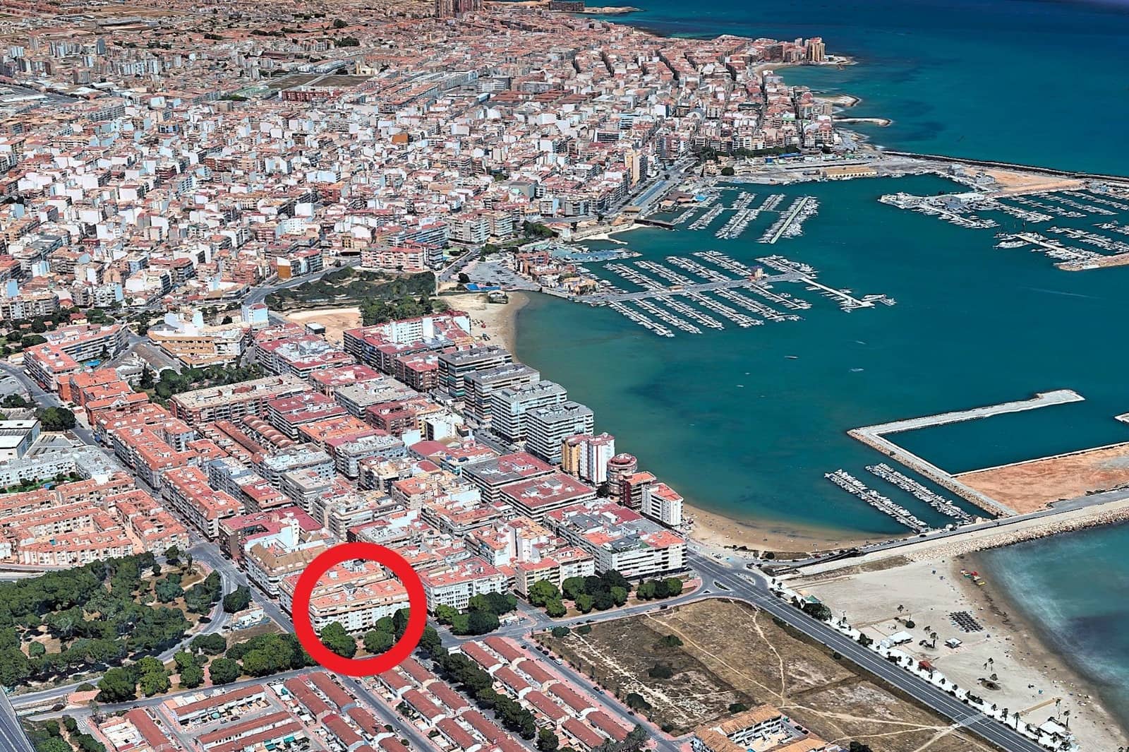 Apartamento de 2 habitaciones en Torrevieja en venta con garaje - 159.990 € (Ref: 9873482)