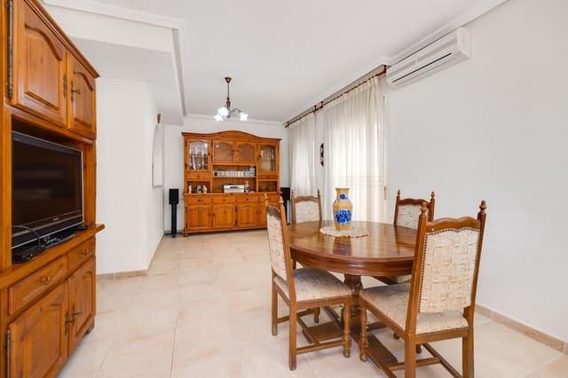 3 Zimmer Reihenhaus zu verkaufen in La Veleta, Torrevieja mit Pool - 215.000 € (Ref: 9876392)