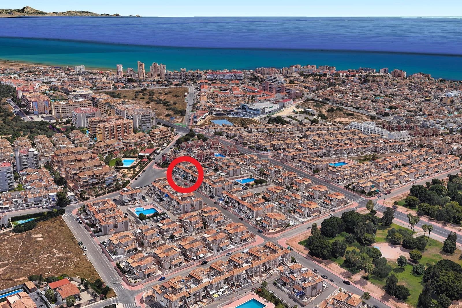 Apartamento de 2 habitaciones en Torrevieja en venta con piscina - 179.900 € (Ref: 9878774)