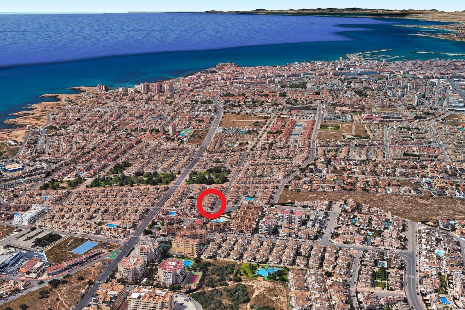 Apartamento de 2 habitaciones en Torrevieja en venta con piscina - 179.900 € (Ref: 9878774)