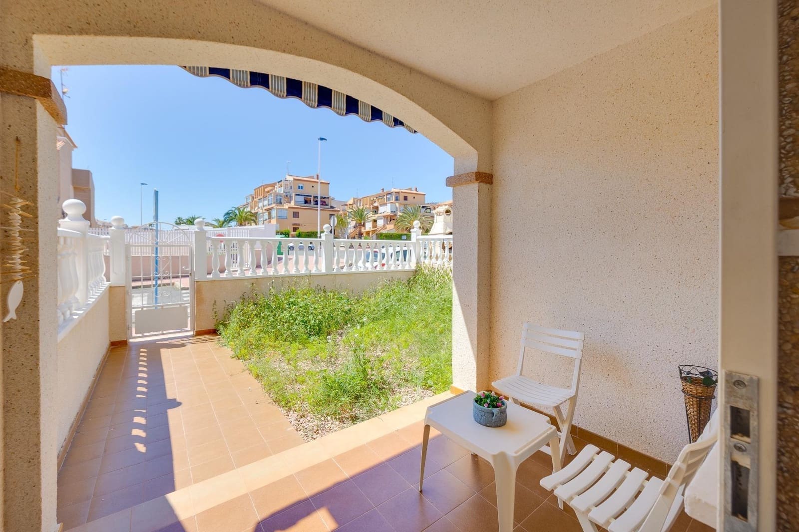 Apartamento de 2 habitaciones en Torrevieja en venta con piscina - 179.900 € (Ref: 9878774)