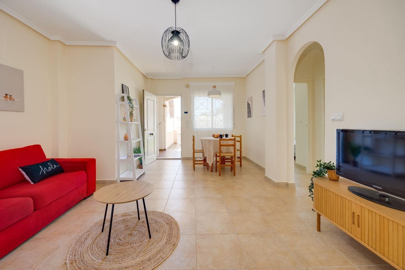 Apartamento de 2 habitaciones en Torrevieja en venta con piscina - 179.900 € (Ref: 9878774)