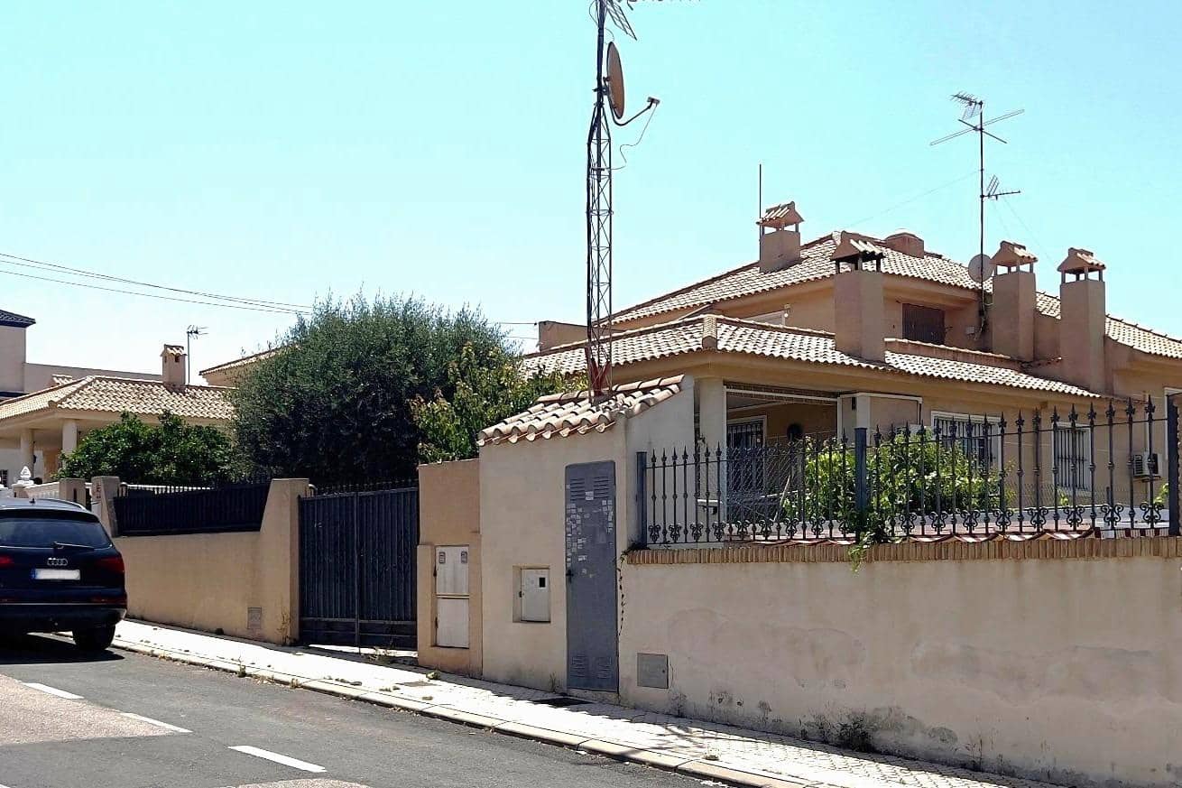 3 quarto Moradia Geminada para venda em Aguas Nuevas com garagem - 425 000 € (Ref: 9884769)