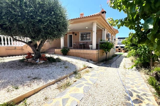 3 quarto Moradia Geminada para venda em Aguas Nuevas, Torrevieja com garagem - 425 000 € (Ref: 9884769)