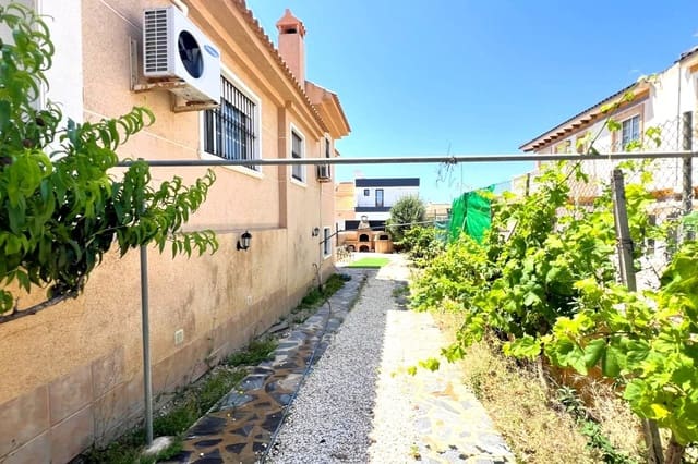 3 quarto Moradia Geminada para venda em Aguas Nuevas, Torrevieja com garagem - 425 000 € (Ref: 9884769)