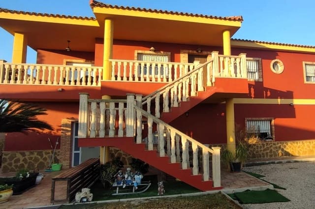5 soveværelse Villa til salg i Desamparados - Hurchillo - Torremendo, Orihuela med garage - € 649.990 (Ref: 9888107)
