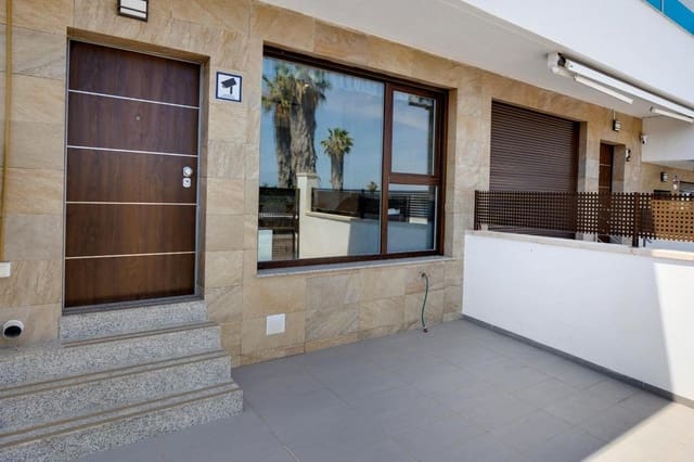3 soveværelse Rækkehus til salg i La Siesta, Torrevieja med swimmingpool - € 315.000 (Ref: 9888966)