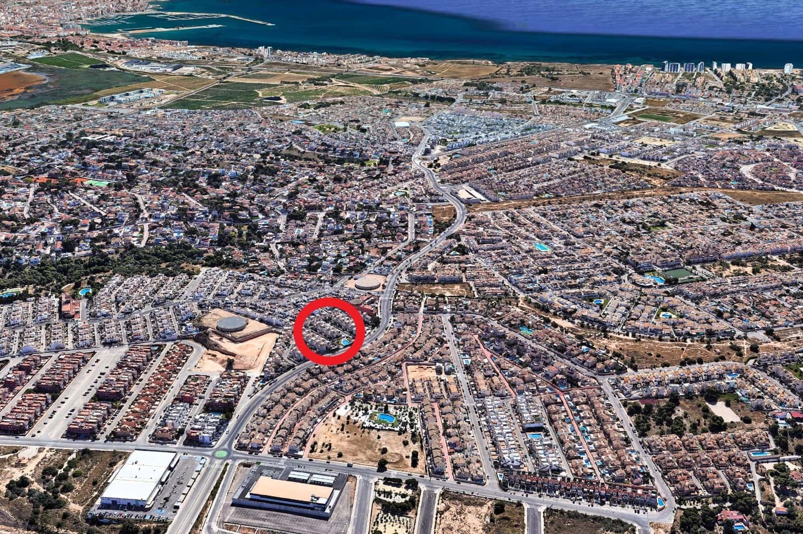 4 makuuhuone Huvila myytävänä paikassa Orihuela Costa mukana uima-altaan - 339 990 € (Ref: 9888967)