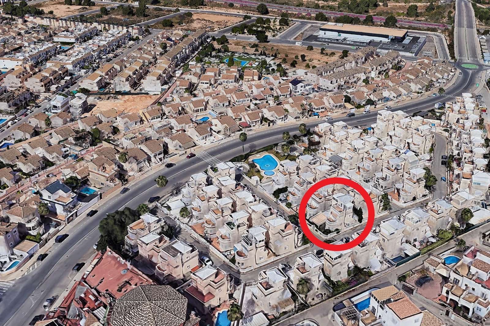 4 makuuhuone Huvila myytävänä paikassa Orihuela Costa mukana uima-altaan - 339 990 € (Ref: 9888967)