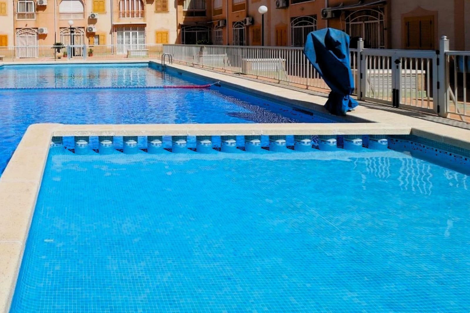 2 soverom Leilighet til salgs i Torrevieja med svømmebasseng - € 134 000 (Ref: 9892322)