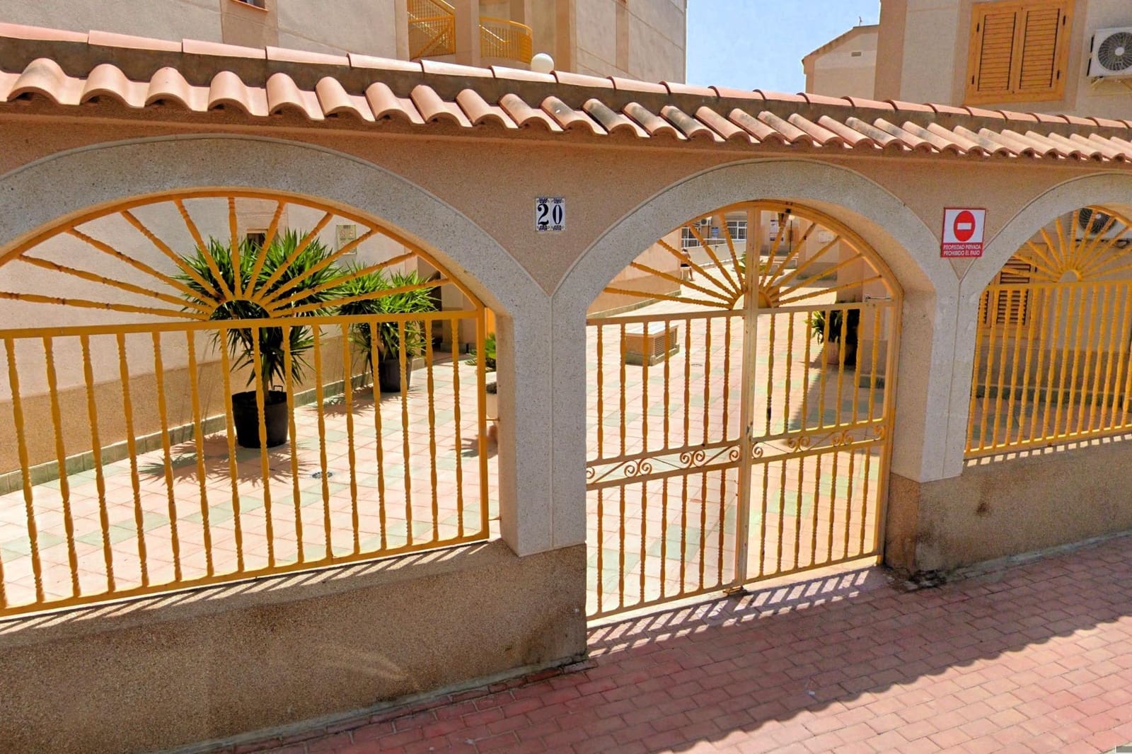 2 soverom Leilighet til salgs i Torrevieja med svømmebasseng - € 134 000 (Ref: 9892322)