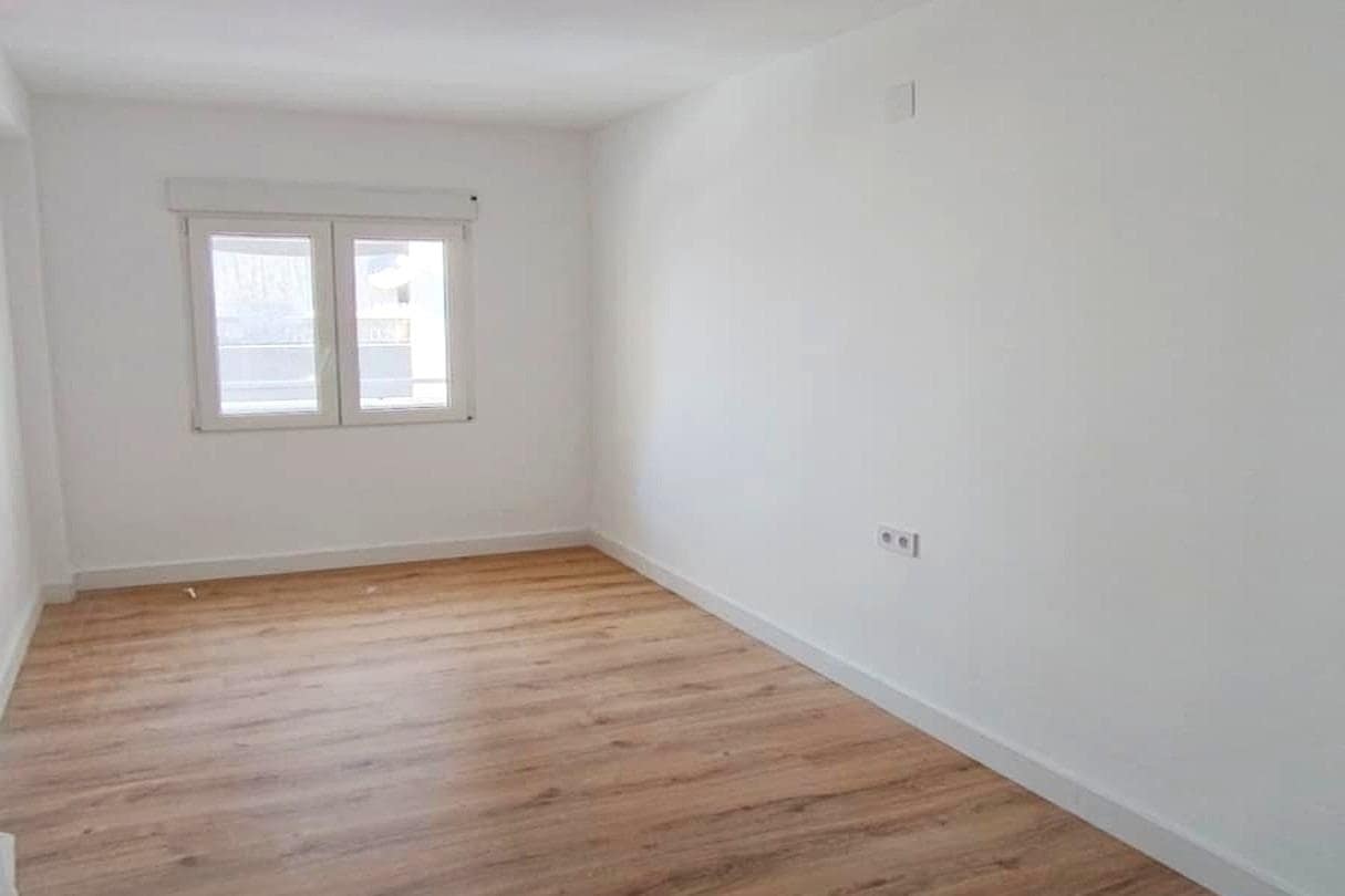 Apartamento de 3 habitaciones en Torrevieja en venta - 130.000 € (Ref: 9892325)