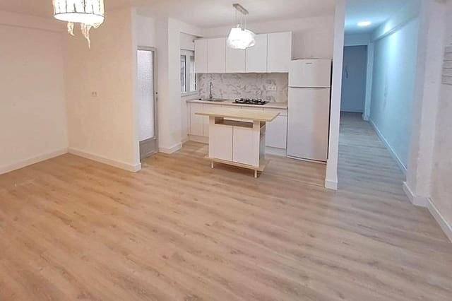 Apartamento de 3 habitaciones en El Molino, Torrevieja en venta - 130.000 € (Ref: 9892325)
