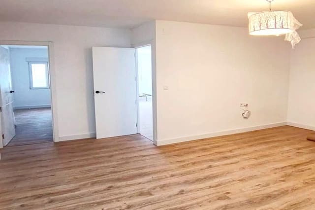 Apartamento de 3 habitaciones en El Molino, Torrevieja en venta - 130.000 € (Ref: 9892325)