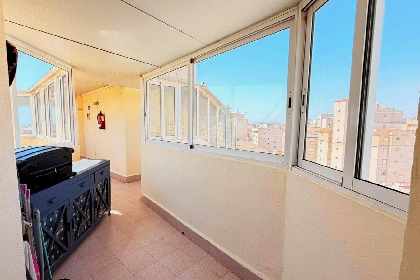 1 bedroom Penthouse for sale in Torrevieja with pool - € 117,260 (Ref: 9892327)