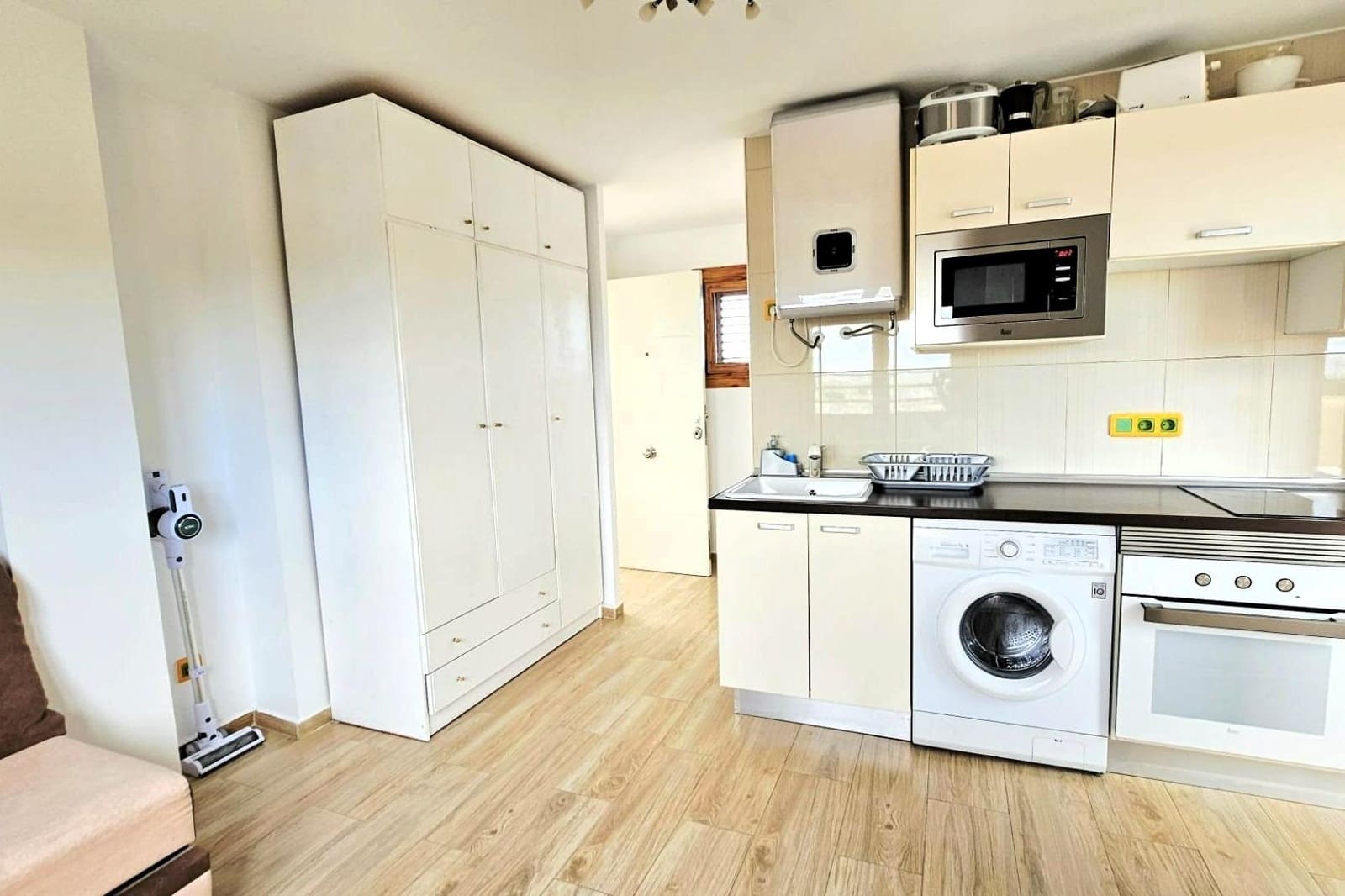 1 bedroom Penthouse for sale in Torrevieja with pool - € 117,260 (Ref: 9892327)