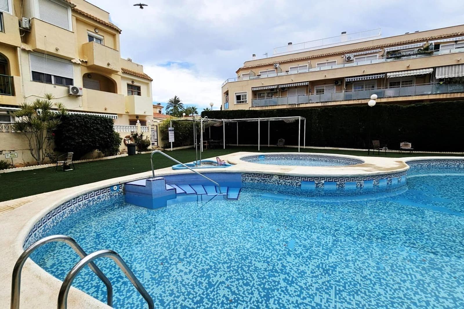 1 bedroom Penthouse for sale in Torrevieja with pool - € 117,260 (Ref: 9892327)