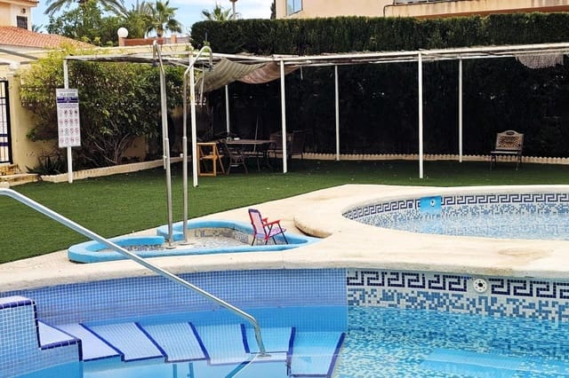 1 bedroom Penthouse for sale in Nueva Torrevieja, Torrevieja with pool - € 117,260 (Ref: 9892327)