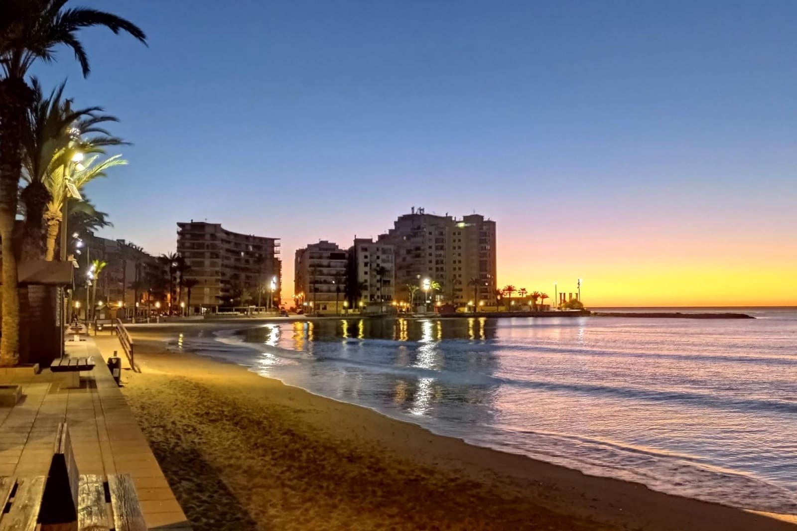1 bedroom Penthouse for sale in Torrevieja with pool - € 117,260 (Ref: 9892327)