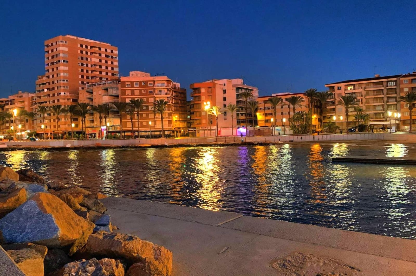 1 bedroom Penthouse for sale in Torrevieja with pool - € 117,260 (Ref: 9892327)