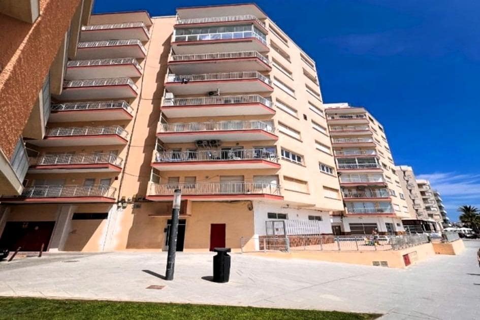 4 quarto Apartamento para venda em Torrevieja com piscina - 350 000 € (Ref: 9892328)