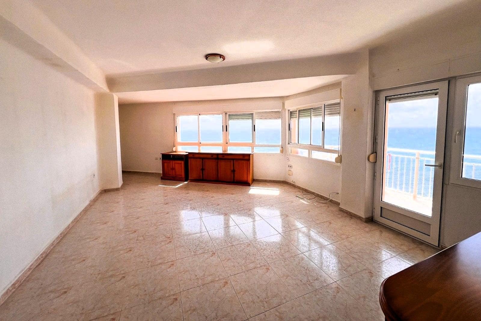 4 quarto Apartamento para venda em Torrevieja com piscina - 350 000 € (Ref: 9892328)