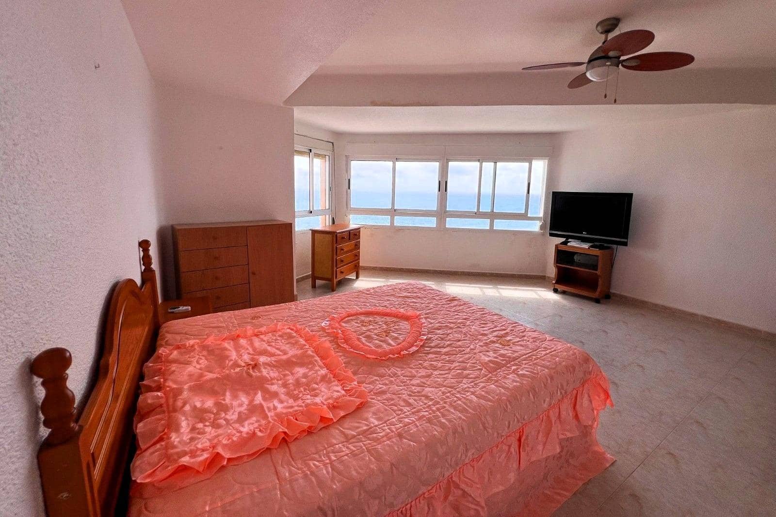 4 quarto Apartamento para venda em Torrevieja com piscina - 350 000 € (Ref: 9892328)