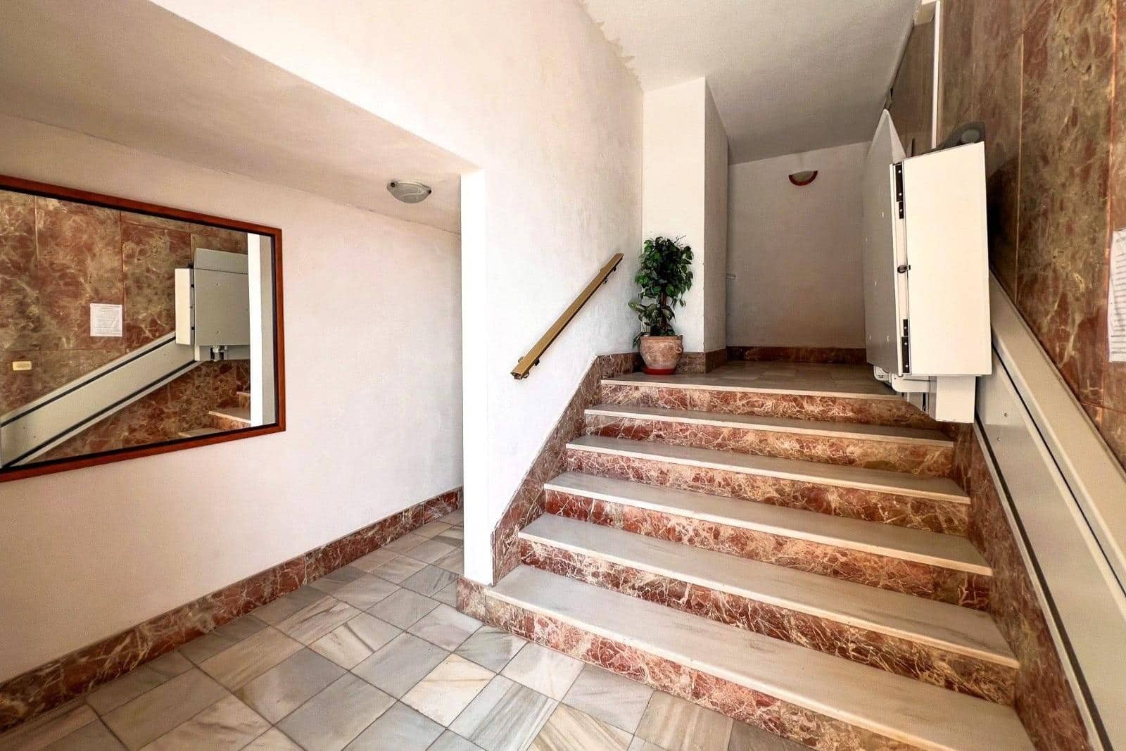 4 quarto Apartamento para venda em Torrevieja com piscina - 350 000 € (Ref: 9892328)