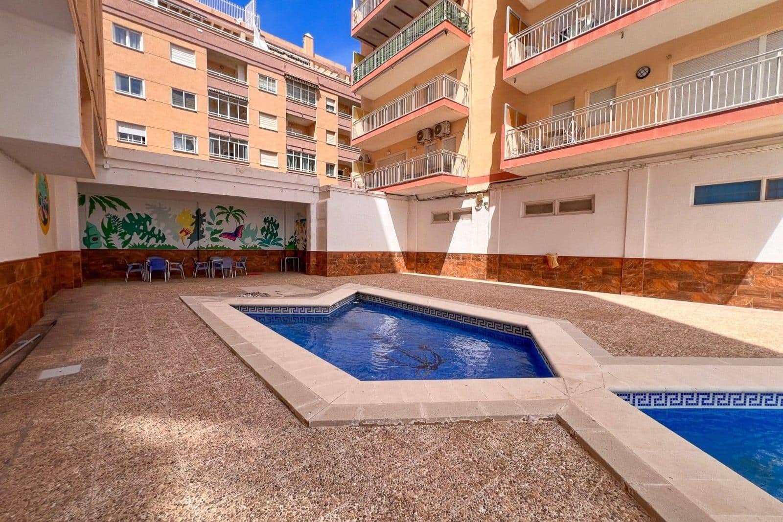 4 quarto Apartamento para venda em Torrevieja com piscina - 350 000 € (Ref: 9892328)