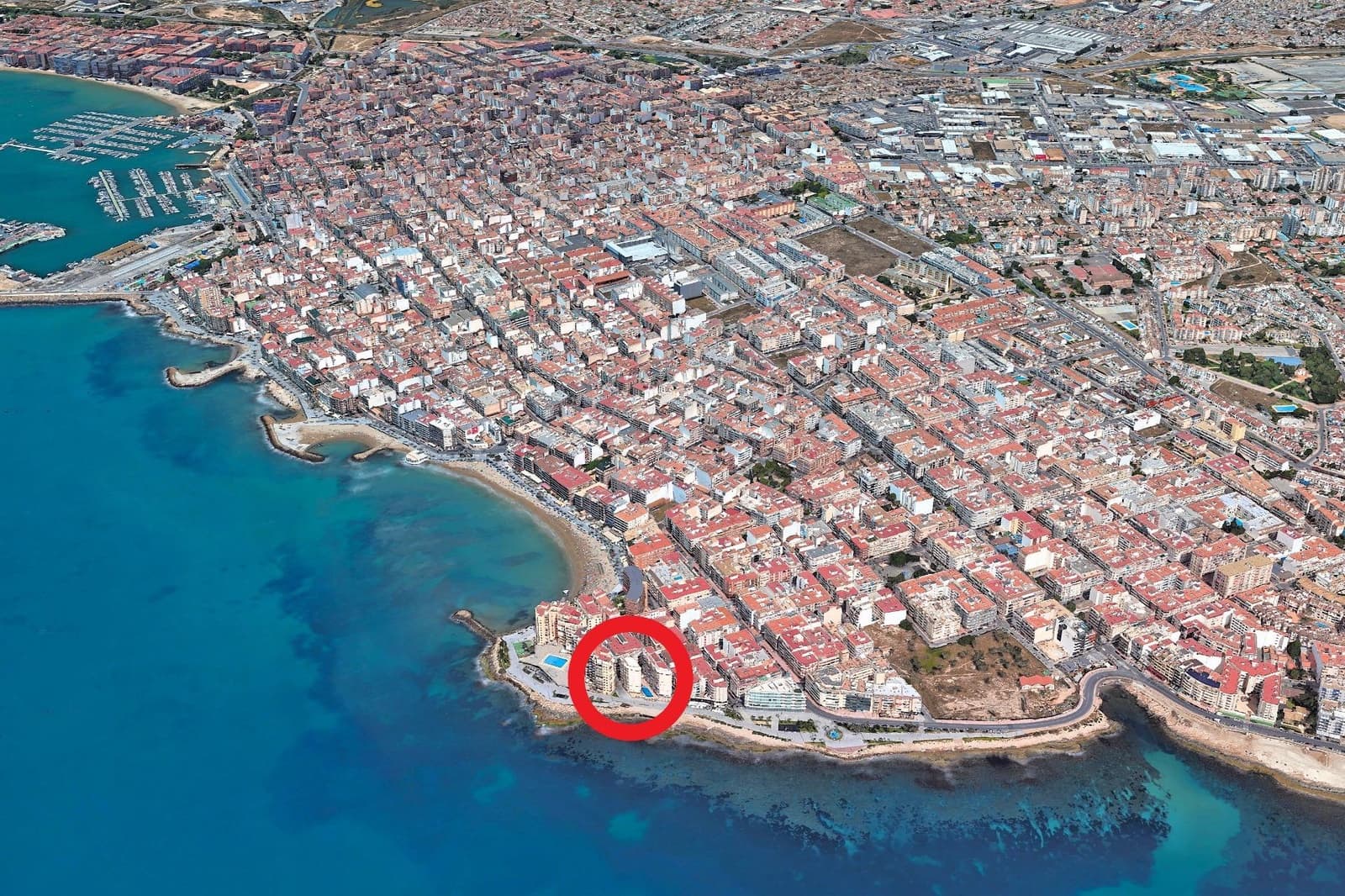 4 quarto Apartamento para venda em Torrevieja com piscina - 350 000 € (Ref: 9892328)