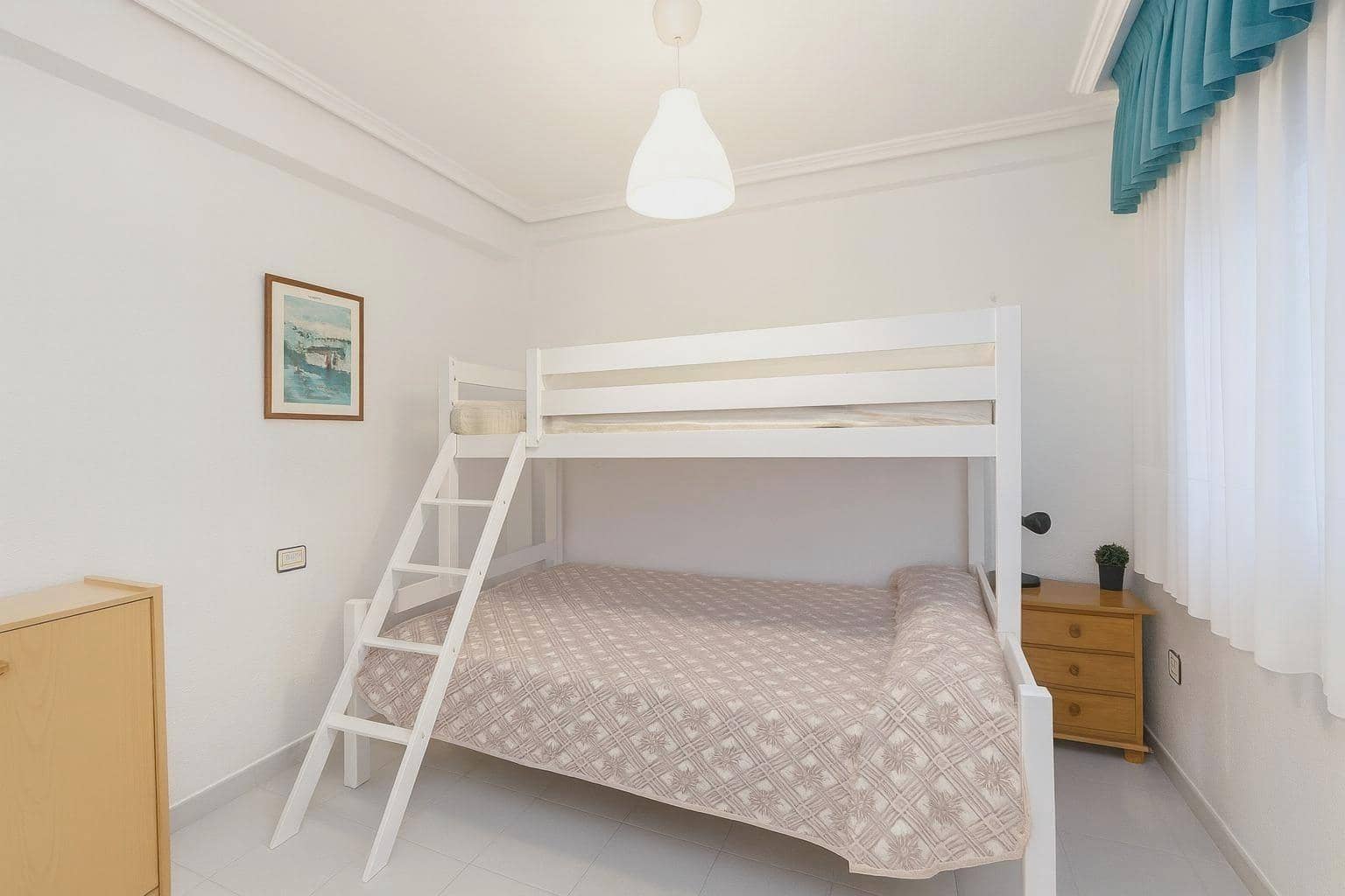 Apartamento de 2 habitaciones en Torrevieja en venta - 137.000 € (Ref: 9892329)