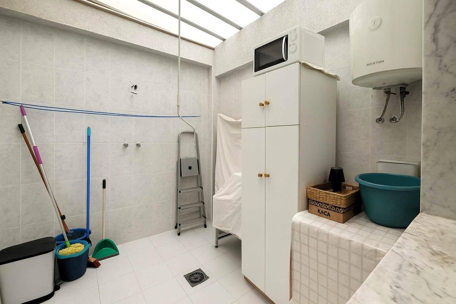 Apartamento de 2 habitaciones en Torrevieja en venta - 137.000 € (Ref: 9892329)