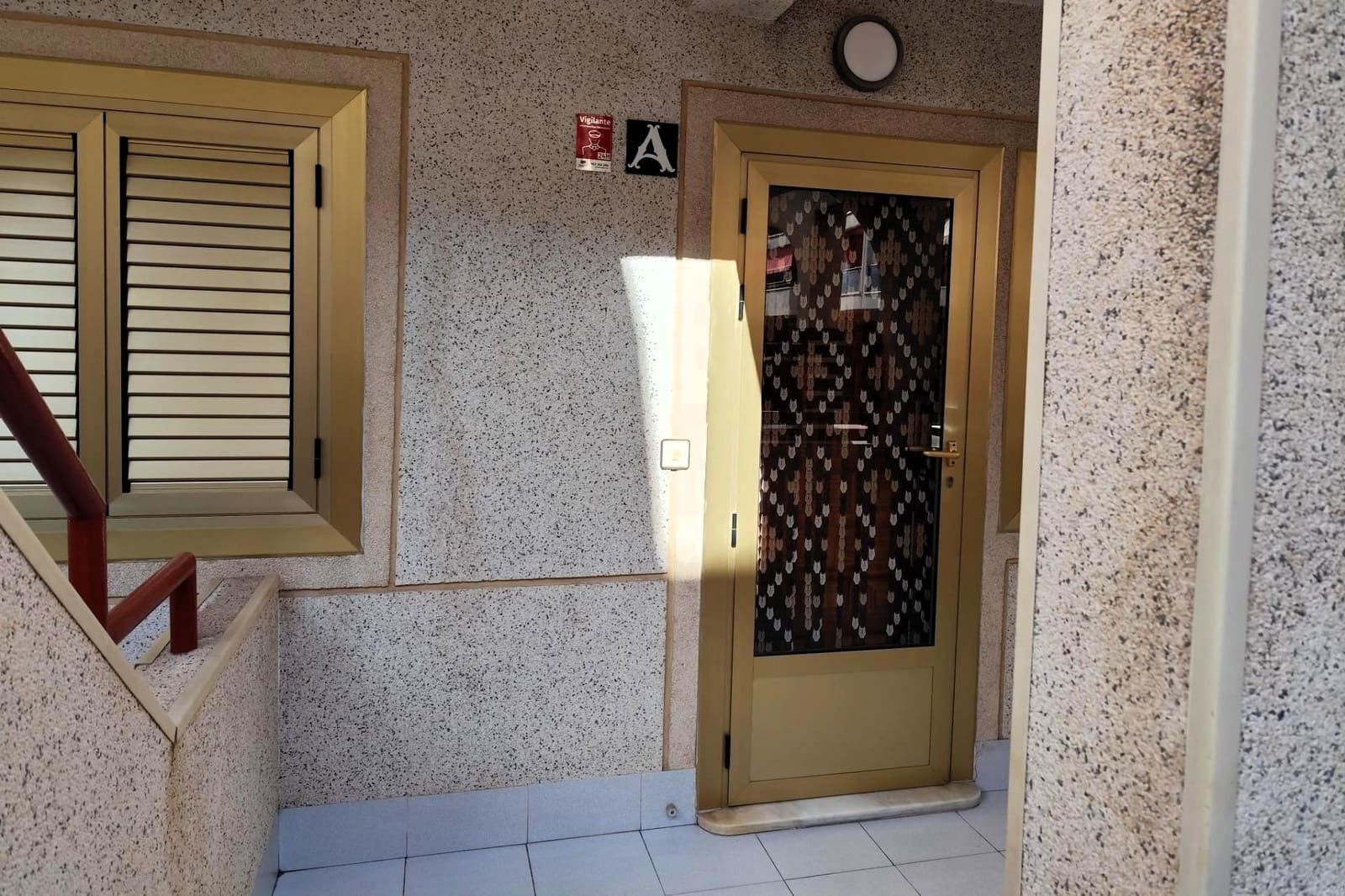 Apartamento de 2 habitaciones en Torrevieja en venta - 137.000 € (Ref: 9892329)