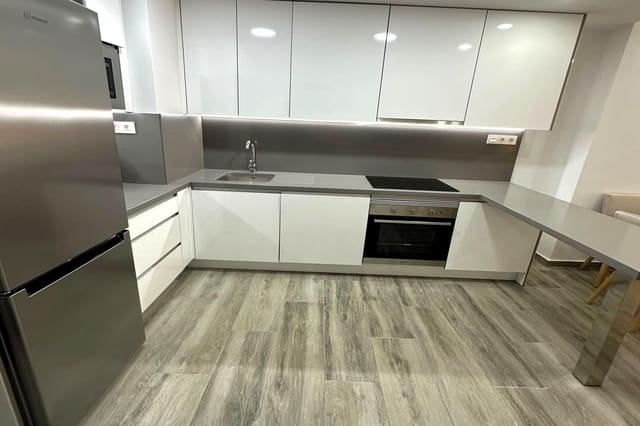 3 slaapkamer Appartement te koop in Las Piscinas Naturales, Torrevieja met zwembad - € 299.900 (Ref: 9892330)