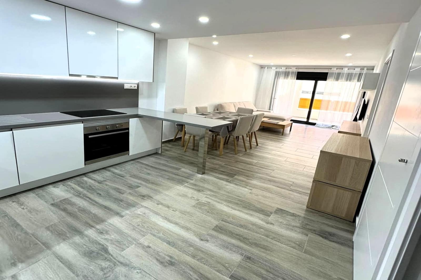 3 bedroom Apartment for sale in Torrevieja with pool - € 299,900 (Ref: 9892330)