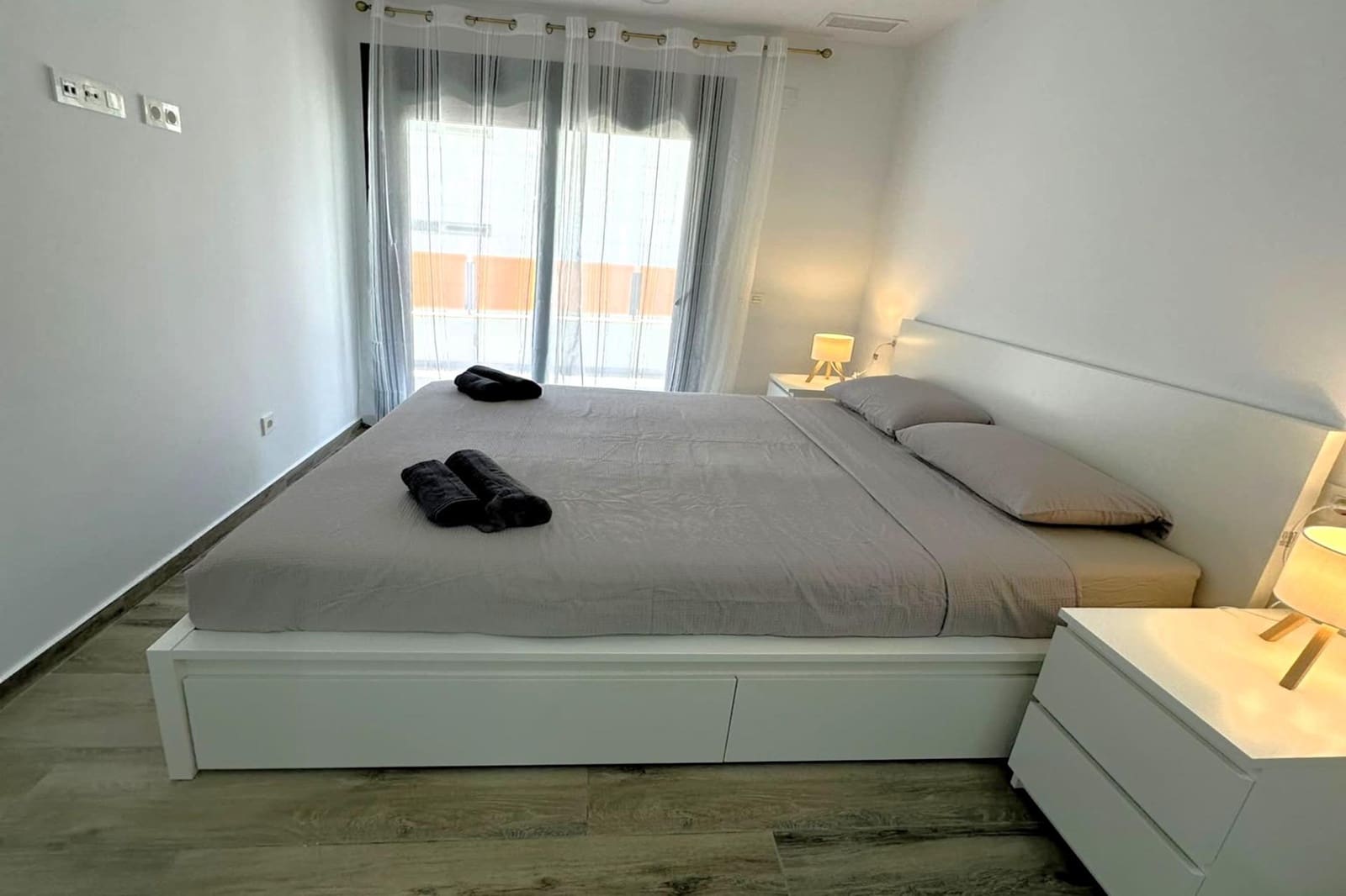 3 bedroom Apartment for sale in Torrevieja with pool - € 299,900 (Ref: 9892330)