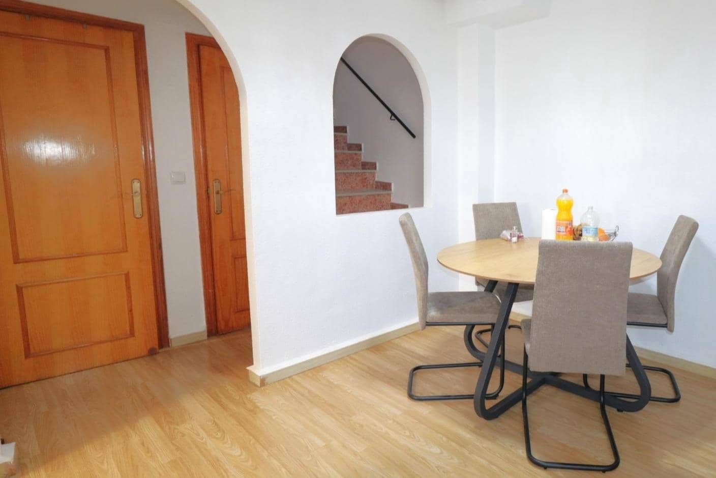 3 soveværelse Rækkehus til salg i Torrevieja med swimmingpool - € 228.000 (Ref: 9892332)