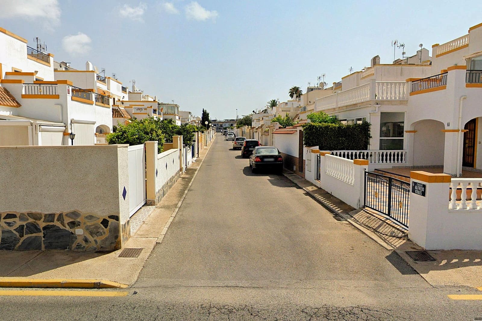 3 soveværelse Rækkehus til salg i Torrevieja med swimmingpool - € 228.000 (Ref: 9892332)
