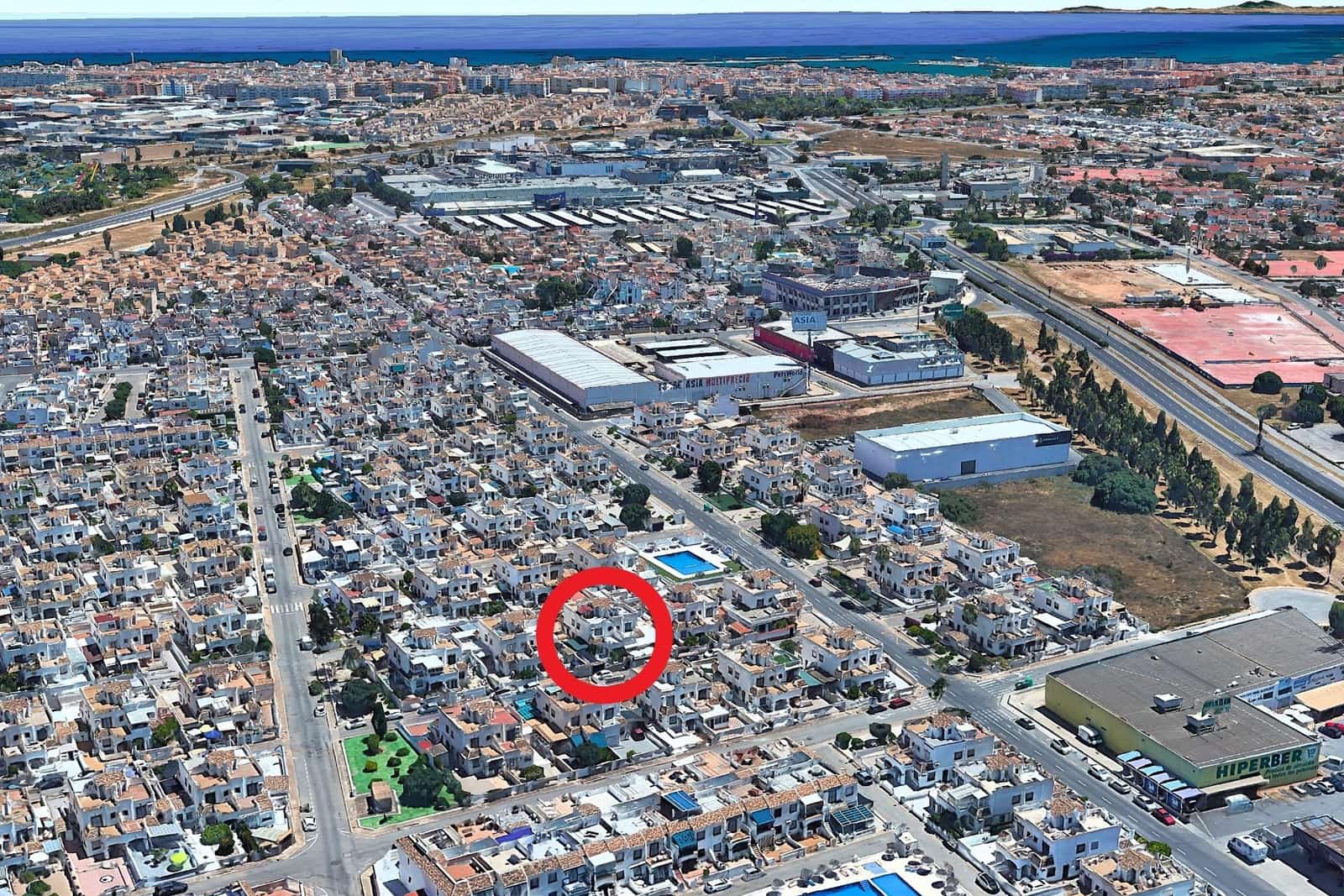 3 soveværelse Rækkehus til salg i Torrevieja med swimmingpool - € 228.000 (Ref: 9892332)