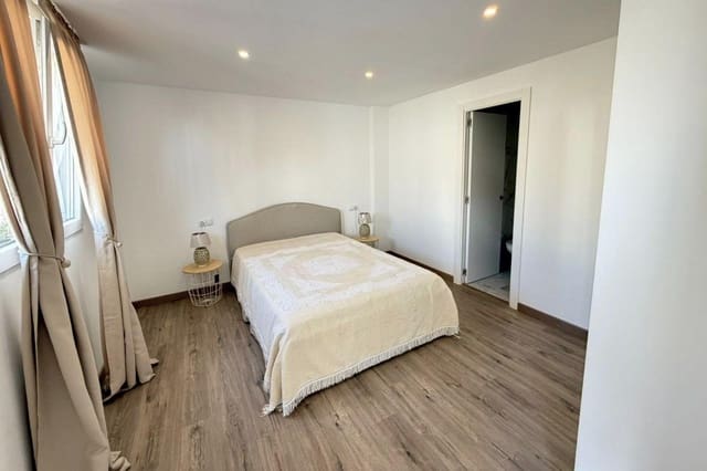 Adosado de 4 habitaciones en Miramar - Torre del Moro, Torrevieja en venta con piscina - 369.000 € (Ref: 9892333)