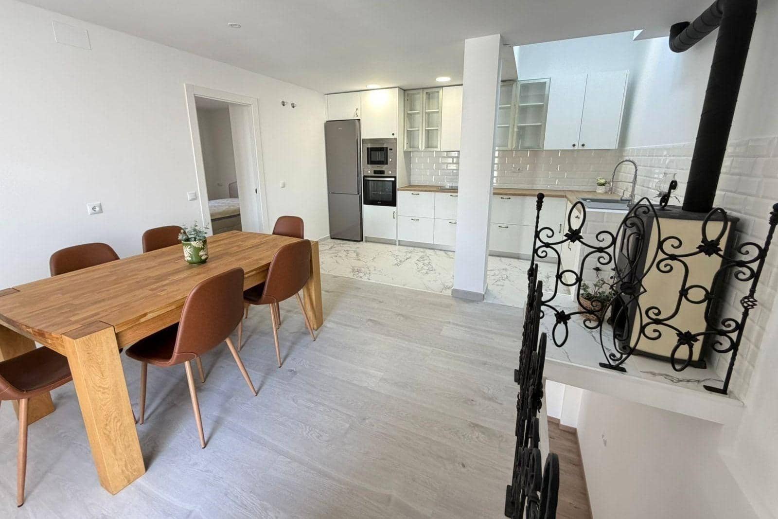 4 slaapkamer Rijtjeshuis te koop in Torrevieja met zwembad - € 369.000 (Ref: 9892333)